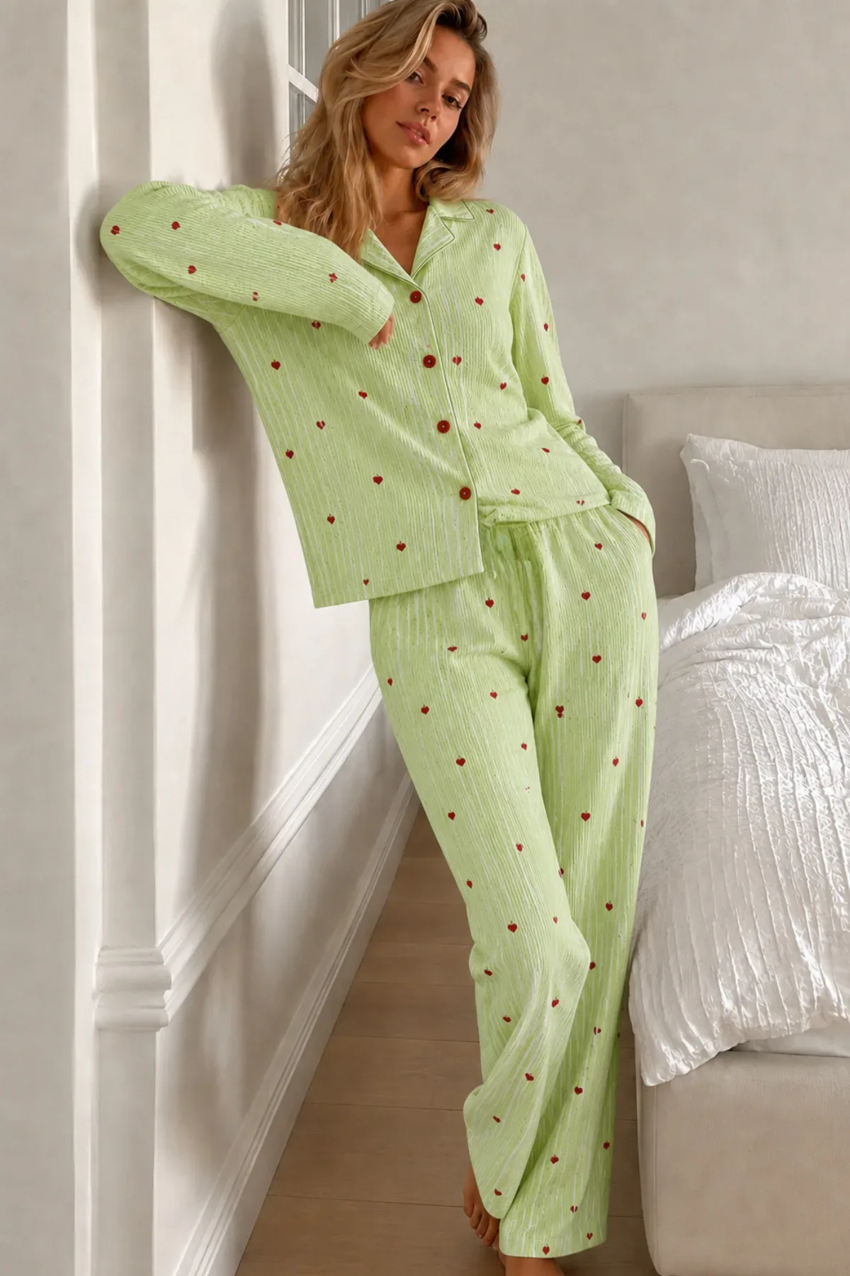 Kadın Puantiyeli Uzun Kollu Düğmeli Pijama Takımı